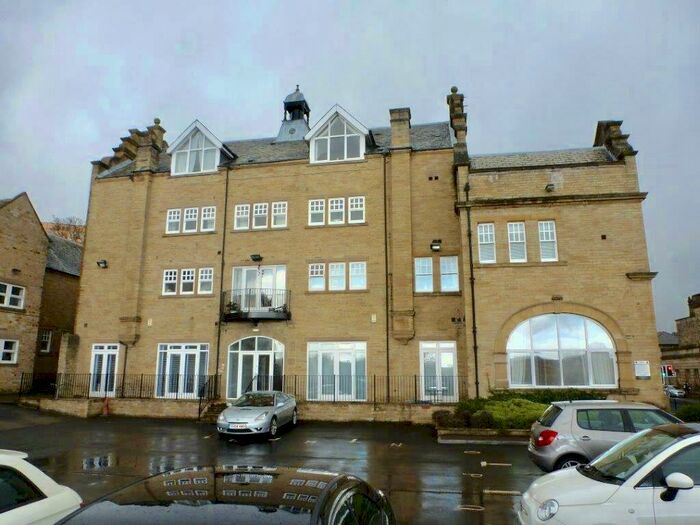 2 Bedroom Apartment To Rent In Prescott Street, Halifax, HX1