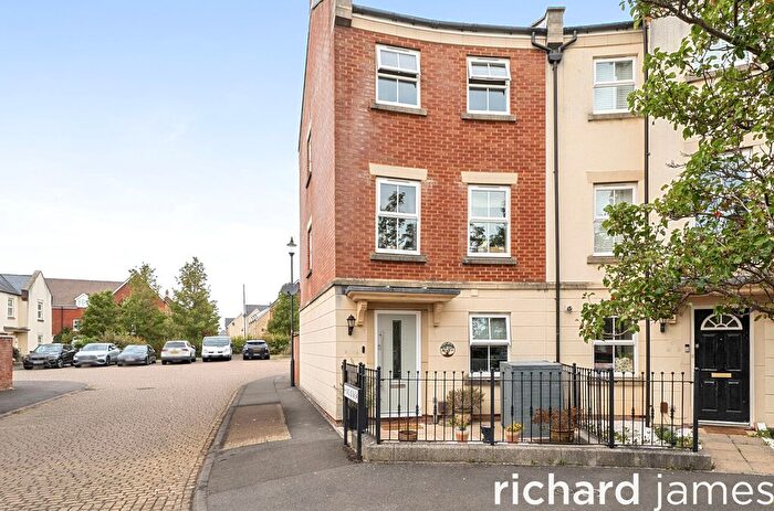 4 Bedroom Town House For Sale In Dowland Close, Redhouse, Swindon, SN25