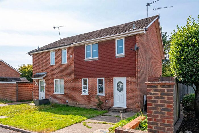 1 Bedroom End Of Terrace House For Sale In Brookfield Close, Redhill, RH1