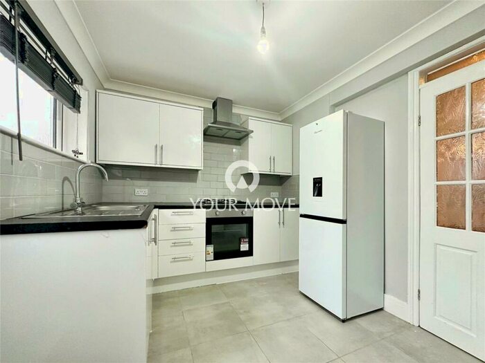 2 Bedroom End Of Terrace House To Rent In Radford Road, London, SE13