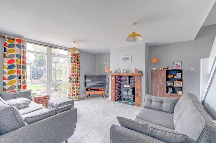 3 Bedroom End Of Terrace House For Sale In Eathorpe Close, Matchborough West, Redditch, B98