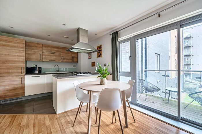 1 Bedroom Apartment To Rent In Saunders Apartments, Merchant Street, E3