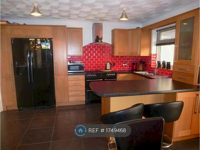 3 Bedroom Semi-Detached House To Rent In Ringwood Drive, Hampshire, SO52