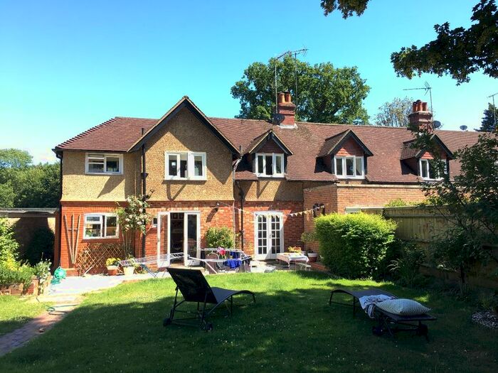 4 Bedroom Semi-Detached House To Rent In Goose Green, Gomshall, Guildford, GU5