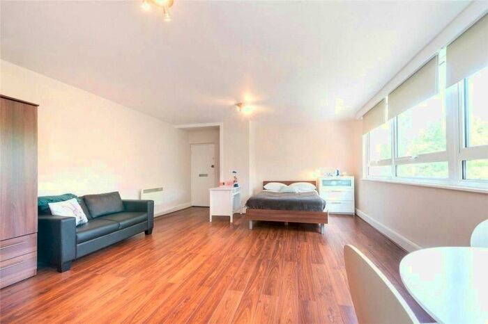 Studio To Rent In Hornsey Lane, London, N6