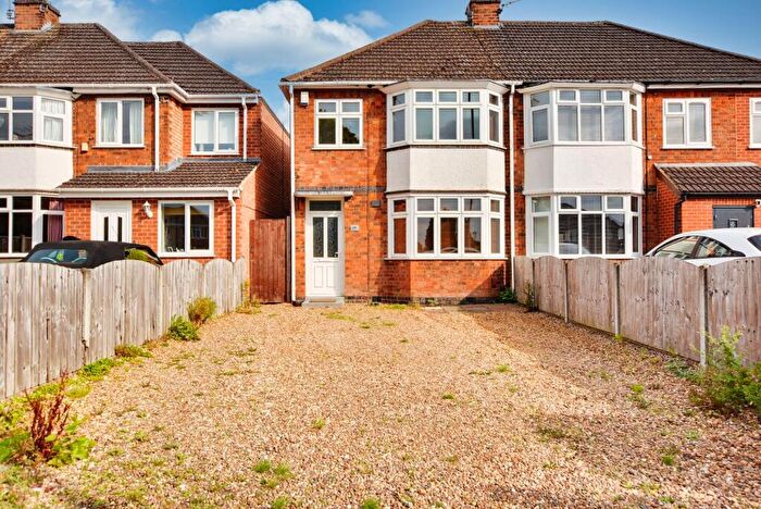 3 Bedroom Semi-Detached House To Rent In Oadby Road, Wigston, Leicester, LE18