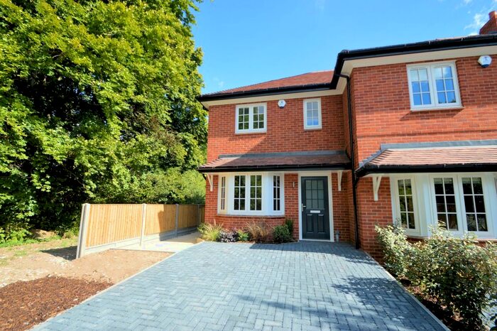 2 Bedroom End Of Terrace House To Rent In Ash Hurst, Goring-On-Thames, Reading, Oxfordshire, RG8