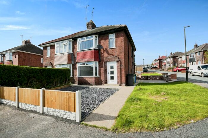 3 Bedroom Semi-Detached House To Rent In Franklyn Drive, Staveley, Chesterfield, Derbyshire, S43