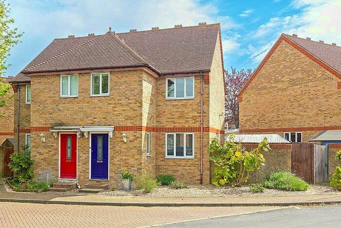 3 Bedroom Semi-Detached House To Rent In Spillett Close, Faversham, Kent, ME13