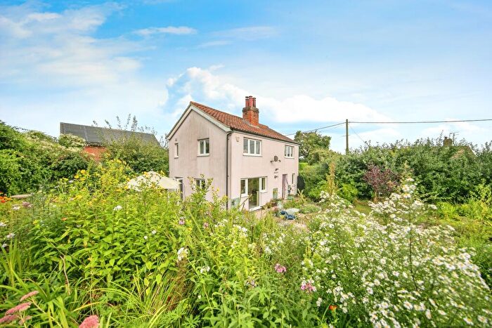 3 Bedroom Detached House For Sale In Westerfield Road, Westerfield, Ipswich, Suffolk, IP6
