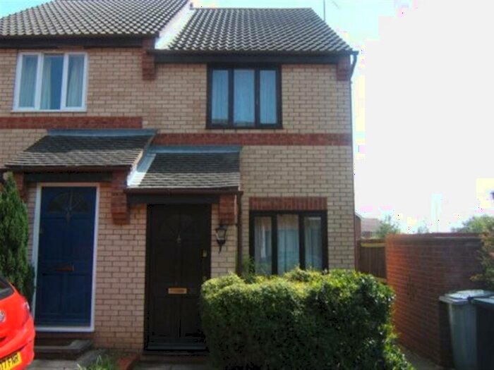 2 Bedroom Detached House To Rent In Sandringham Court, Kettering, Northants, NN15