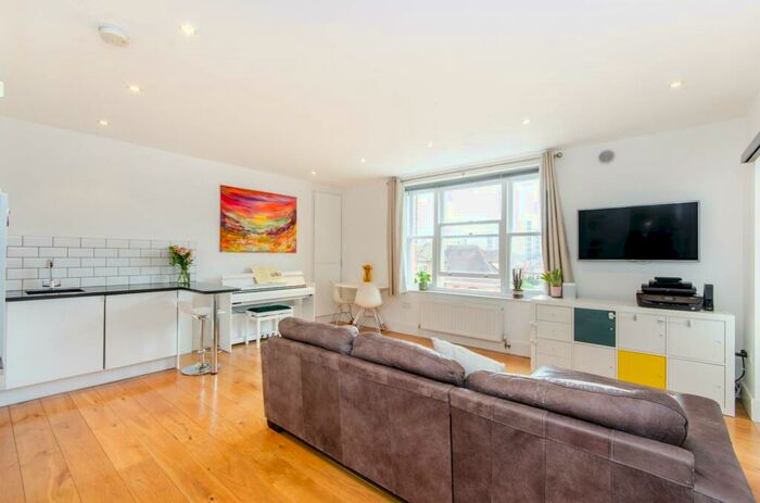 2 Bedroom Flat To Rent In Roxborough Park, Harrow On The Hill, Harrow, HA1