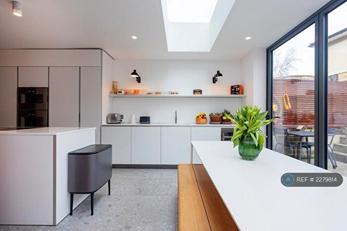 3 Bedroom Terraced House To Rent In Eleanor Road, London, E8