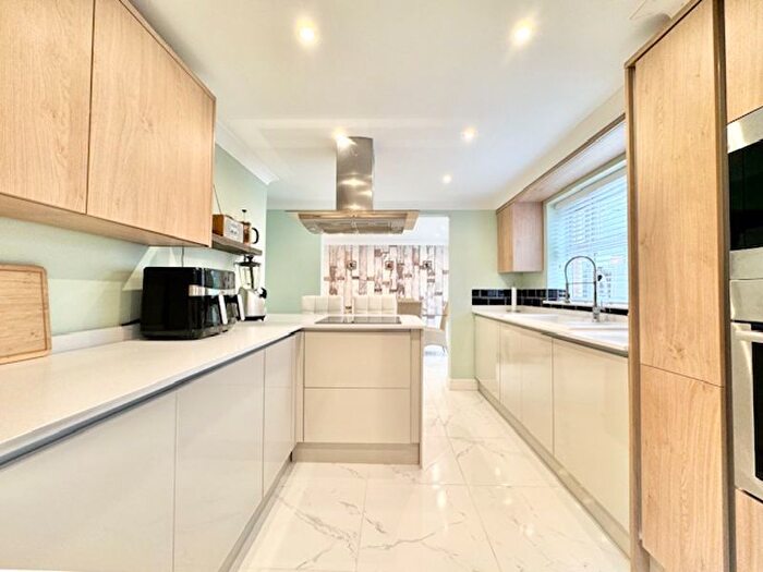 4 Bedroom Detached House For Sale In Pendeen Close, New Waltham, Grimsby, DN36