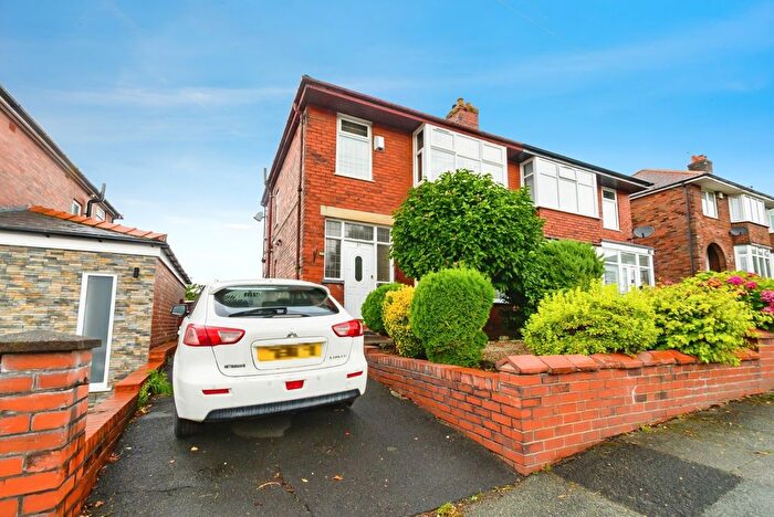 3 Bedroom Semi-Detached House For Sale In Greymont Road, Walmersley, Bury, Greater Manchester, BL9