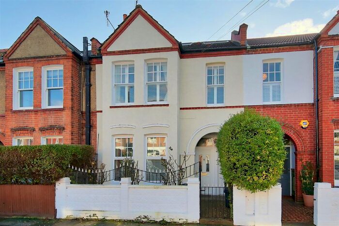 4 Bedroom Maisonette To Rent In Quinton Street, London, SW18