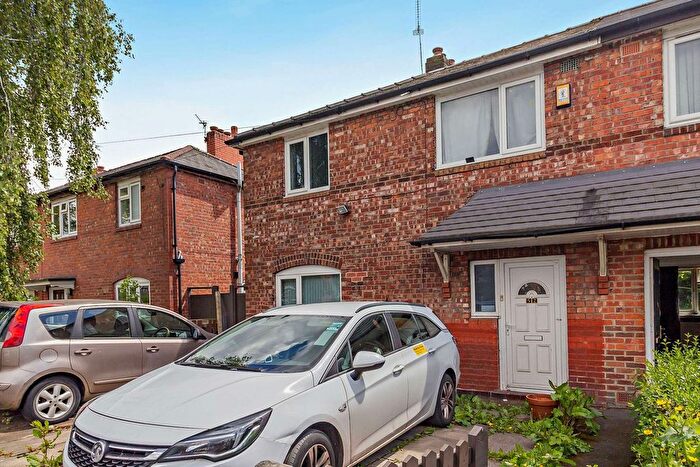 3 Bedroom Semi-Detached House For Sale In Ludgate Road, Manchester, M40