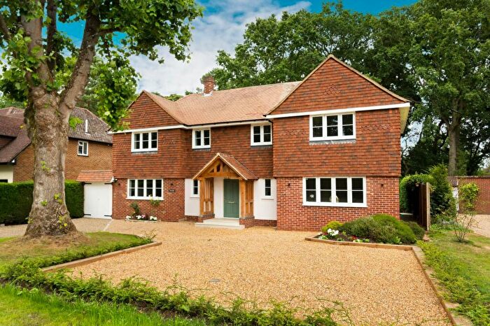 4 Bedroom Detached House To Rent In Pyrford Woods, Woking, Surrey, GU22
