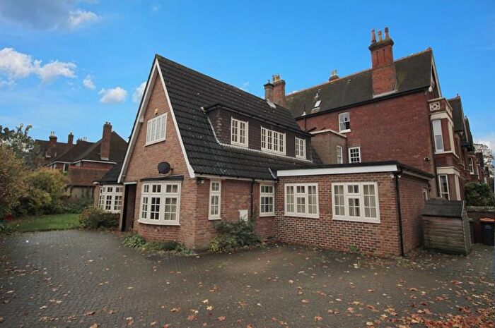 4 Bedroom Detached House To Rent In Pemberley Avenue, Bedford, MK40