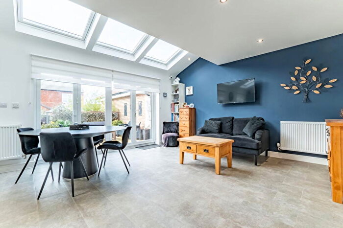 4 Bedroom Detached House For Sale In Oatlands Drive, Wixams, MK45