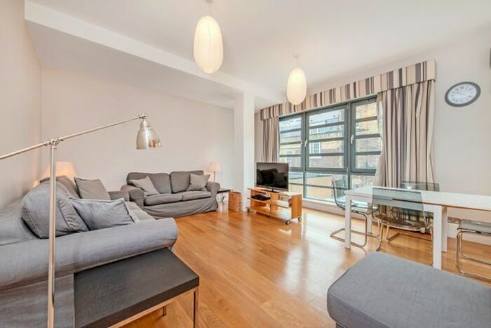 2 Bedroom Flat To Rent In North Mews, London, WC1N