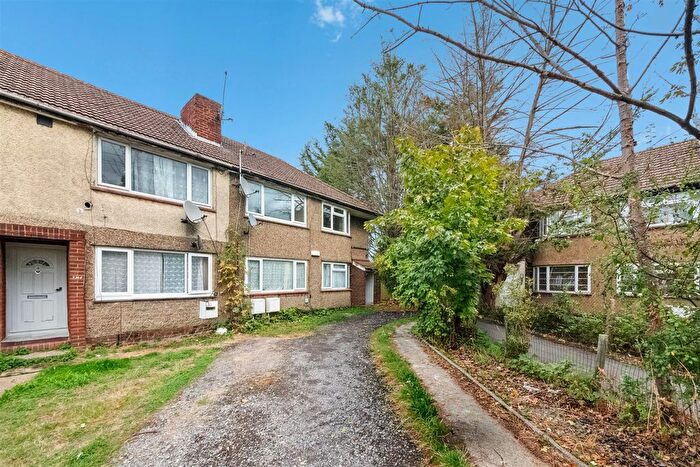 2 Bedroom Maisonette For Sale In Ashford Avenue, Hayes, UB4