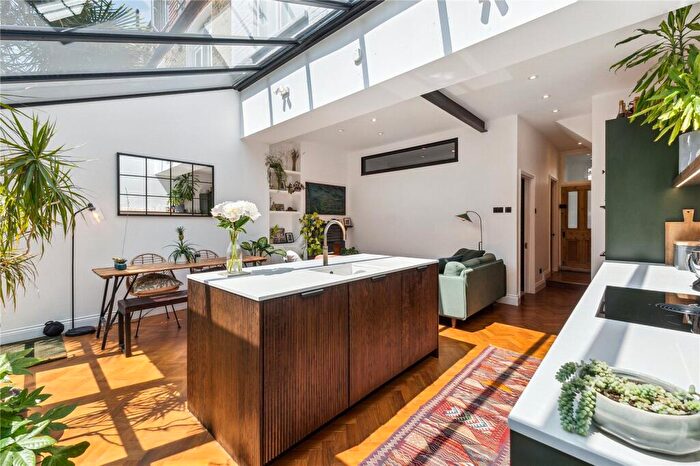 1 Bedroom Apartment To Rent In Melrose Road, London, SW13