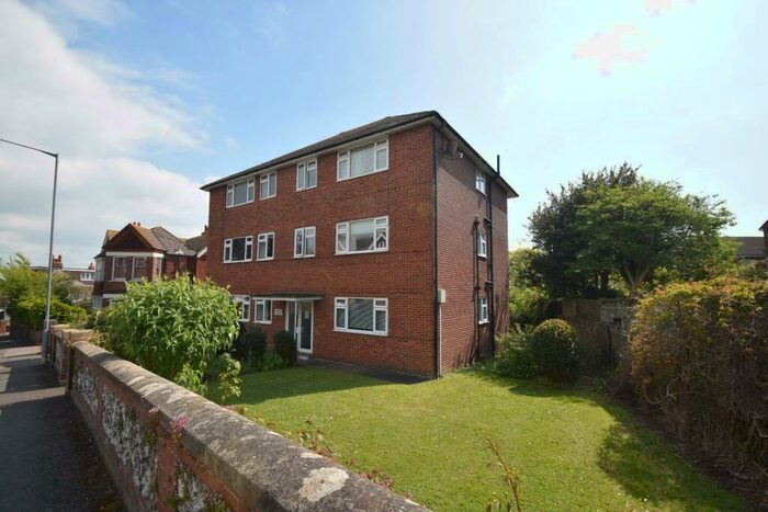 2 Bedroom Flat To Rent In Enys Road, Eastbourne, BN21
