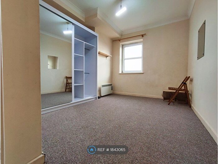 1 Bedroom Flat To Rent In Madison Heights, Hounslow, TW3