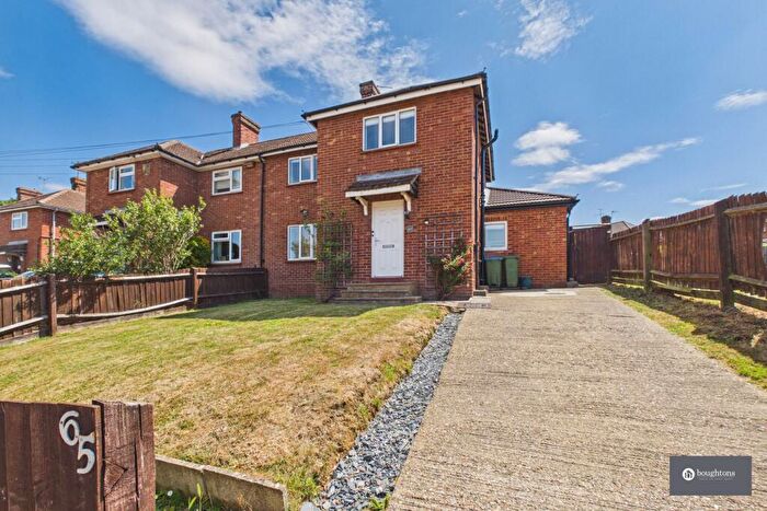 3 Bedroom Semi-Detached House For Sale In Western Avenue, Buckingham, MK18