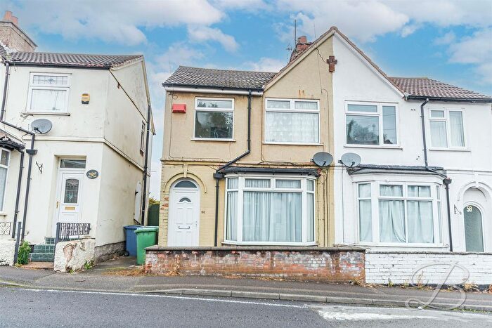 3 Bedroom Semi-Detached House For Sale In Somersall Street, Mansfield, NG19
