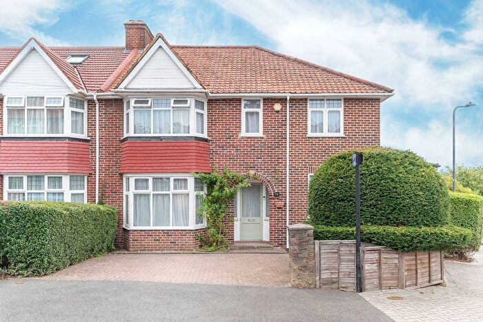 8 Bedroom Semi-detached House For Sale In Lodore Gardens, Kingsbury, London, NW9