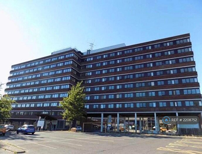 1 Bedroom Flat To Rent In Castle Court, Dudley, Birmingham, DY2