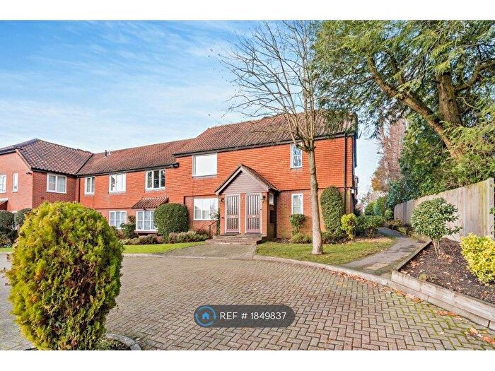 2 Bedroom Maisonette To Rent In Craigmore Court, Northwood, HA6