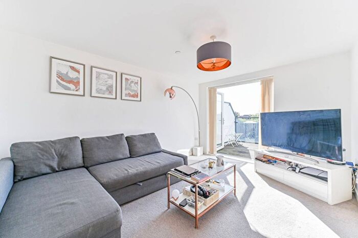 1 Bedroom Flat For Sale In Bennington Close, Thornton Heath, CR7