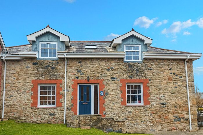 3 Bedroom Property For Sale In The Mews, Moorhaven, PL21