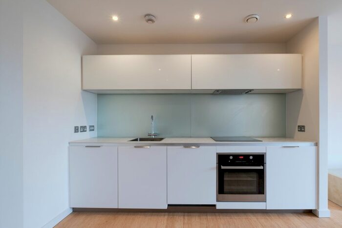 1 Bedroom Flat To Rent In Wingate Square, London, SW4