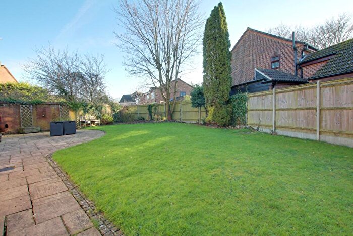 4 Bedroom Detached House For Sale In Cottage Close, Denmead, PO7