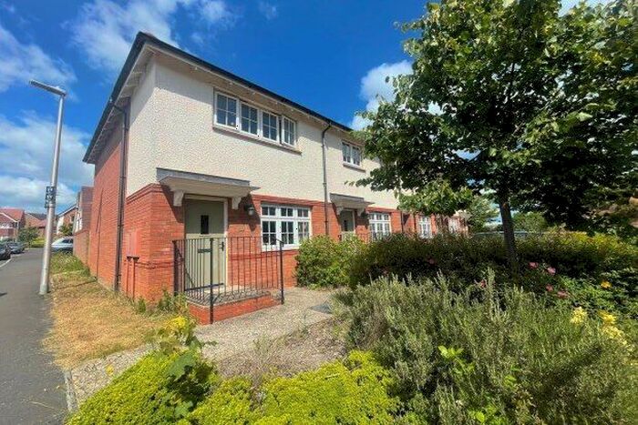 2 Bedroom Property To Rent In Woodland Drive, Exeter, EX2