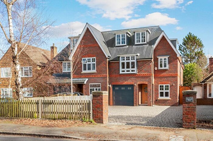4 Bedroom Detached House For Sale In Westcar Lane, Walton-on-Thames, KT12