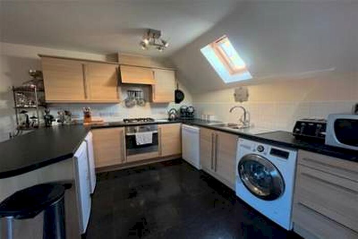 2 Bedroom Maisonette Flat To Rent In Owl Close, Witham St. Hughs, LN6