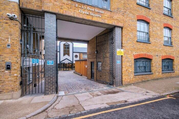1 Bedroom Flat To Rent In Clyde Square, E14