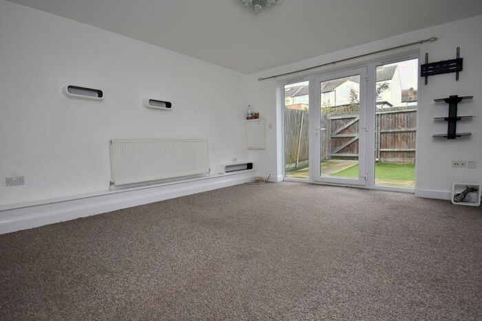 3 Bedroom Terraced House To Rent In Jubilee Terrace, Gillingham, ME7