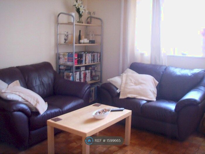 1 Bedroom Flat To Rent In St. Albans House, London, SW16