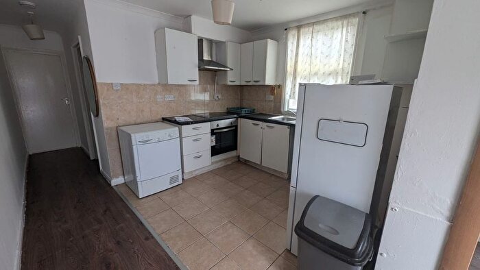 1 Bedroom Flat To Rent In High Street, Walthamstow, E17