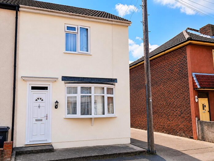 3 Bedroom End Of Terrace House To Rent In Freemantle Road, Gosport, PO12