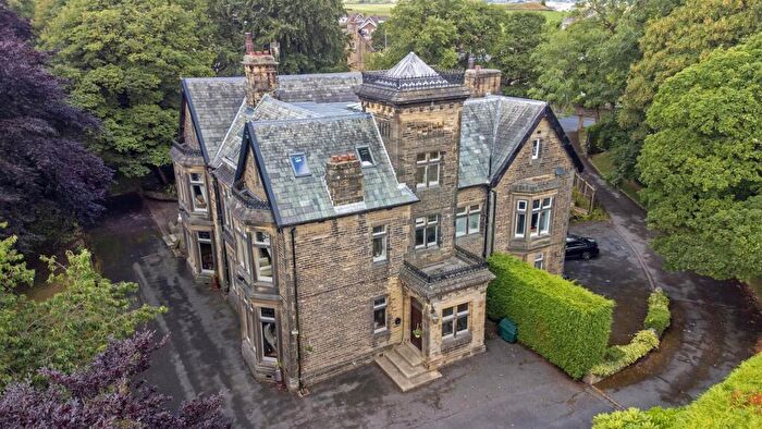 5 Bedroom Semi-Detached House For Sale In Clayton Lane, Clayton, Bradford, BD14