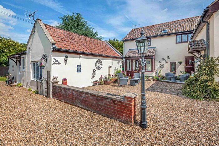 3 Bedroom Detached House For Sale In Low Street, Smallburgh, Norwich, NR12