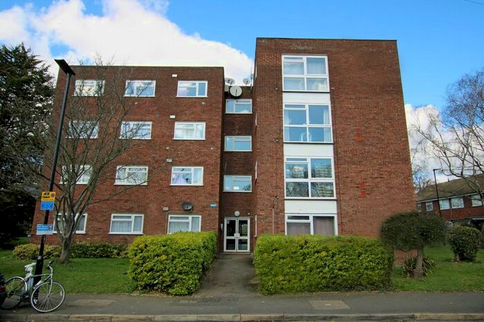2 Bedroom Flat To Rent In St. Christophers Close, Osterley, Isleworth, TW7