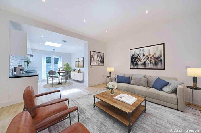 2 Bedroom Maisonette For Sale In Athelney Street, London, SE6